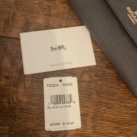Brand new coach wallet - Picture 4 of 4